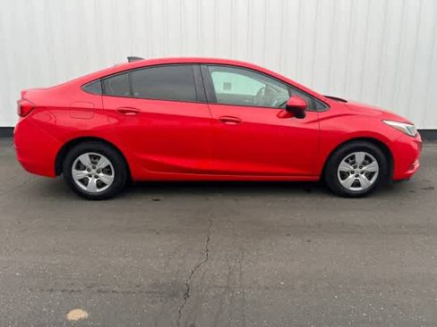 Used 2018 Chevrolet Cruze LS image 7