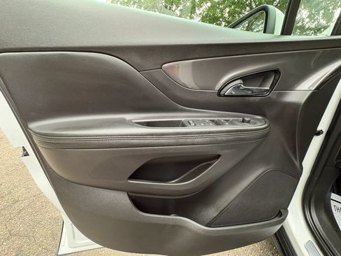 Used 2019 Buick Encore Preferred AWD/4WD image 28