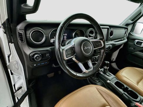 Used 2023 Jeep Wrangler Unlimited Sahara w/ Cold Weather Group AWD/4WD image 12