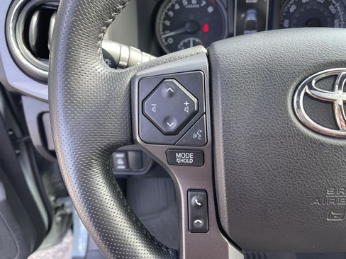 Certified 2022 Toyota Tacoma TRD Off-Road w/ TRD Premium Off Road Package AWD/4WD image 21