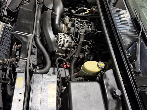 Used 2004 HUMMER H2 w/ Preferred Equipment Group AWD/4WD image 15
