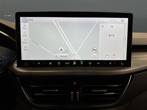 Used 2023 Ford Escape SE w/ PHEV Premium Package image 10