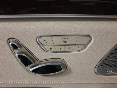 Used 2020 Mercedes-Benz S 560 4MATIC Sedan image 32