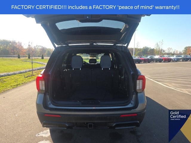 Used 2025 Ford Explorer ST-Line w/ ST-Line Street Pack AWD/4WD image 11