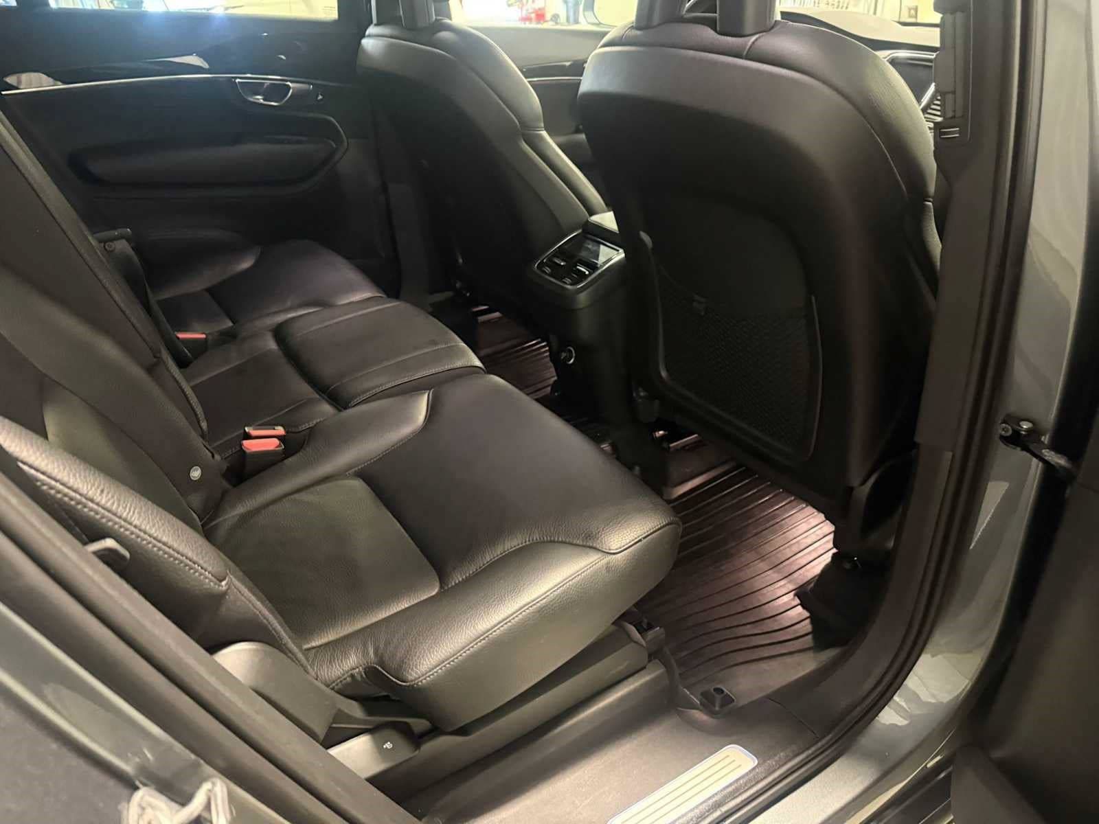 Used 2018 Volvo XC90 T6 Momentum w/ Convenience Package AWD/4WD image 26