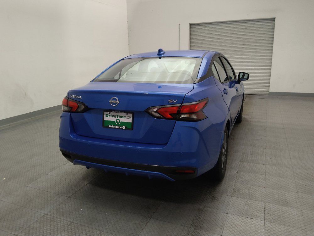 Used 2024 Nissan Versa SV FWD image 7