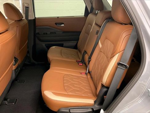 New 2026 Nissan Pathfinder Platinum image 10