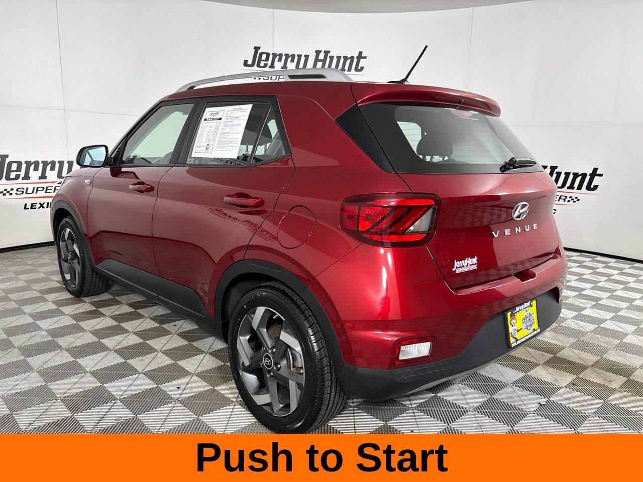 Used 2024 Hyundai Venue SEL FWD image 9