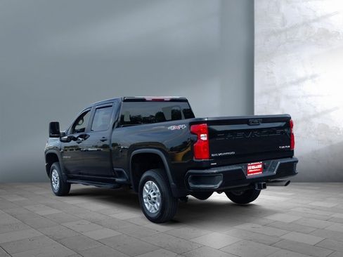 Used 2024 Chevrolet Silverado 2500 Custom w/ Custom Convenience Package image 4