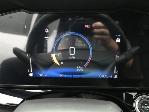 Certified 2025 Chevrolet Trax RS w/ Sunroof Package image 32