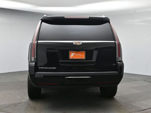 Used 2019 Cadillac Escalade Luxury image 4