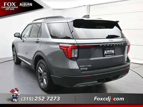Used 2025 Ford Explorer Active w/ Active Comfort Package AWD/4WD image 18