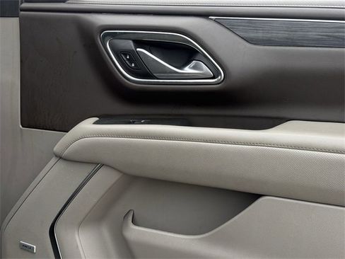 Used 2022 GMC Yukon SLT w/ SLT Premium Package image 29