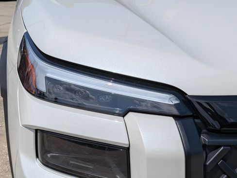 New 2026 Subaru Outback Touring XT AWD/4WD image 10