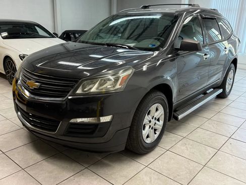 Used 2015 Chevrolet Traverse LS FWD image 3