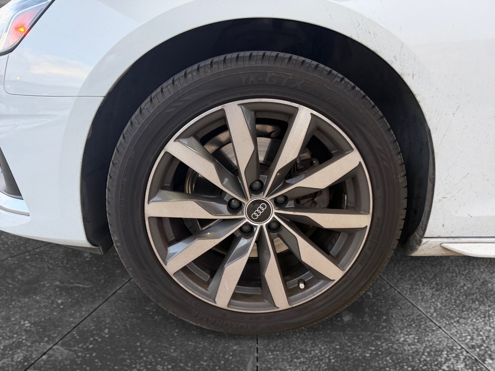 Used 2022 Audi A4 2.0T Premium w/ Convenience Package AWD/4WD image 9