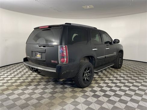 Used 2007 GMC Yukon Denali image 16