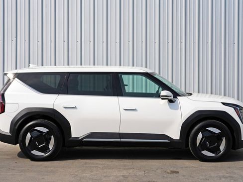 Used 2024 Kia EV9 Light Long Range image 55