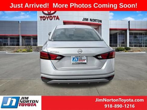 Used 2025 Nissan Altima 2.5 SV FWD image 4