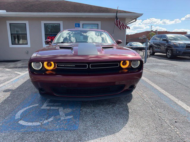 Used 2019 Dodge Challenger SXT RWD image 2