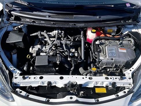 Used 2015 Toyota Prius C Four image 9