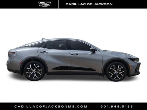 Used 2023 Toyota Crown XLE image 4