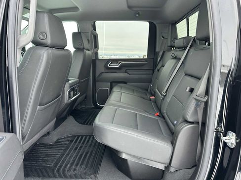 Certified 2025 GMC Sierra 2500 SLT w/ SLT Premium Package image 16