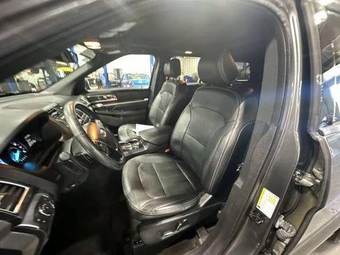 Used 2017 Ford Explorer Limited AWD/4WD image 17