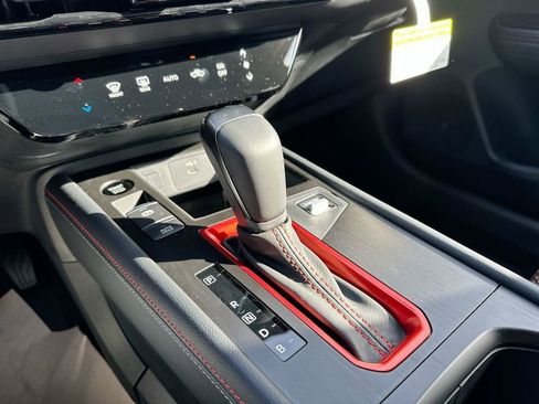 Certified 2025 Nissan Kicks SR image 31