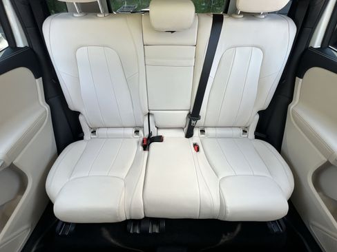 Used 2023 Mercedes-Benz GLB 250 4MATIC image 15
