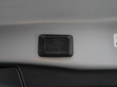 Used 2019 Toyota RAV4 Limited w/ Cold Weather Package AWD/4WD image 14