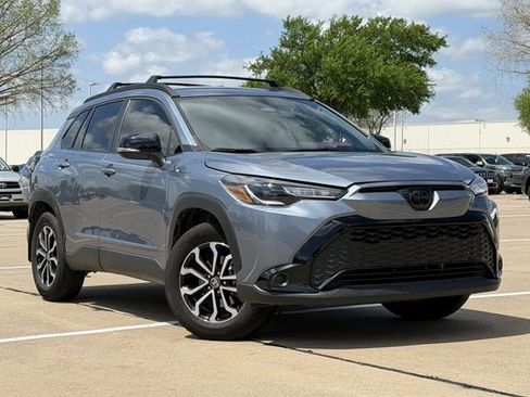 Used 2025 Toyota Corolla Cross AWD Hybrid image 2