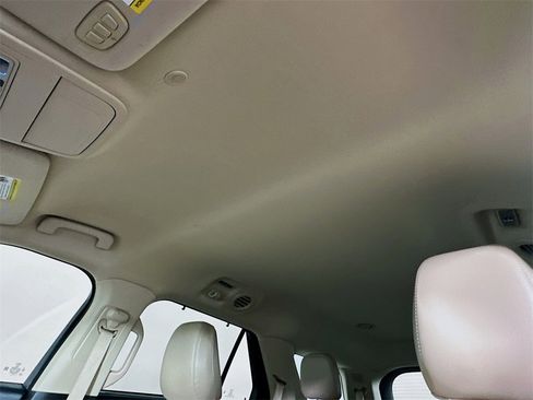 Used 2021 Ford Explorer Limited w/ Equipment Group 301A image 11