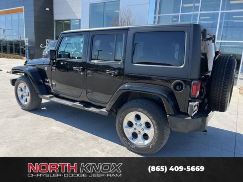 Used 2017 Jeep Wrangler Unlimited Sahara w/ Connectivity Group image 14