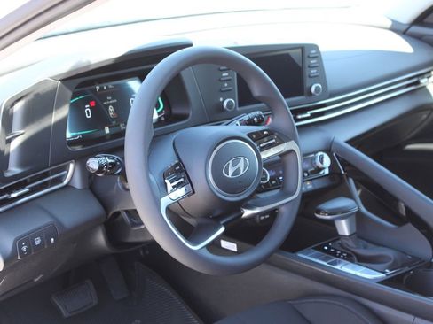 New 2026 Hyundai Elantra Hybrid FWD image 11