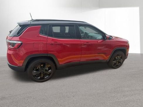 Used 2019 Jeep Compass Latitude FWD image 19