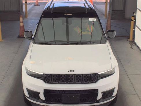 Used 2023 Jeep Grand Cherokee L Summit AWD/4WD image 6