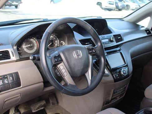 Used 2016 Honda Odyssey SE image 17