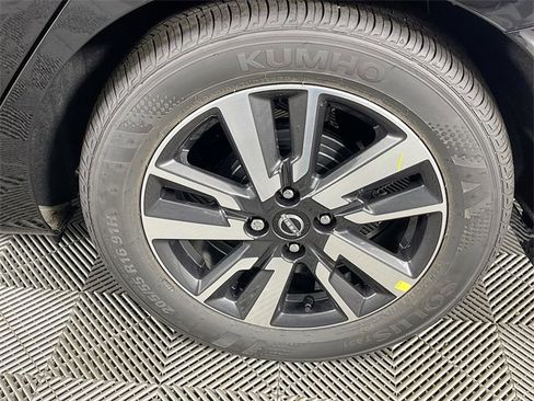 New 2025 Nissan Versa SV w/ Trunk Package image 20