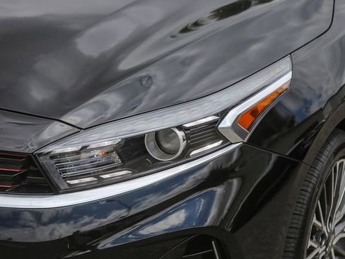 Certified 2023 Kia Forte GT-Line FWD image 6