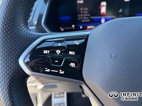 Used 2022 Volkswagen Tiguan SE R-Line image 21