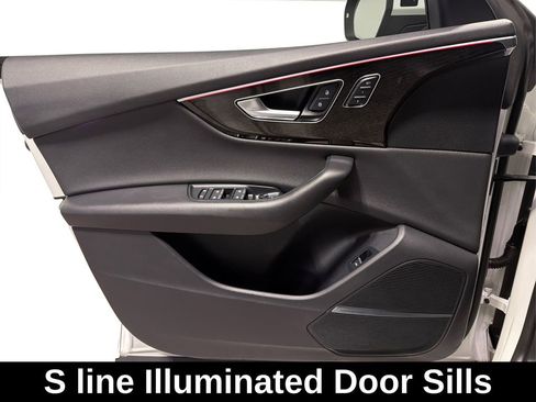 Used 2021 Audi Q8 Premium Plus image 20