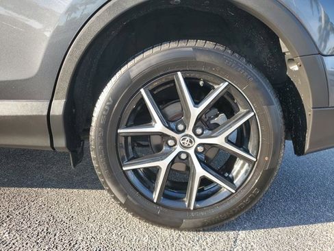 Used 2016 Toyota RAV4 SE image 6