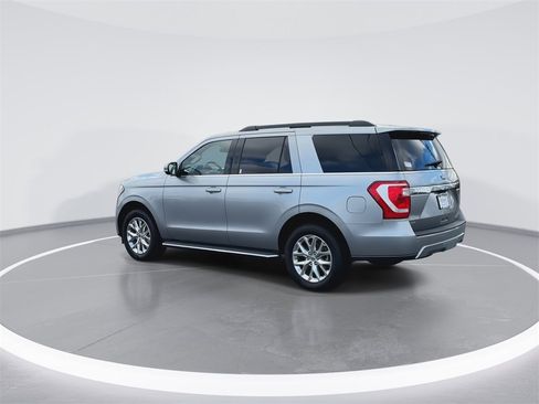 Used 2020 Ford Expedition XLT w/ Equipment Group 202A image 6