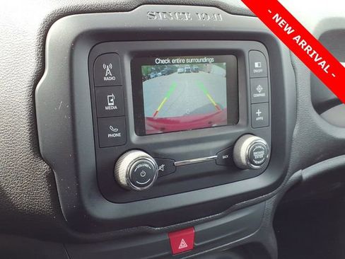 Used 2016 Jeep Renegade Trailhawk AWD/4WD image 23
