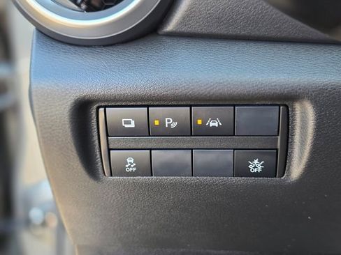 Used 2025 Nissan Versa S FWD image 34