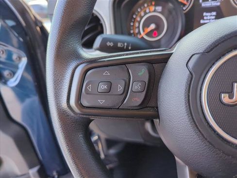 Used 2025 Jeep Gladiator Sport AWD/4WD image 15