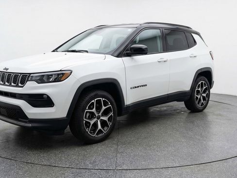 Used 2025 Jeep Compass Limited AWD/4WD image 3