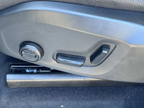 Used 2025 Volvo XC90 B5 Plus image 23