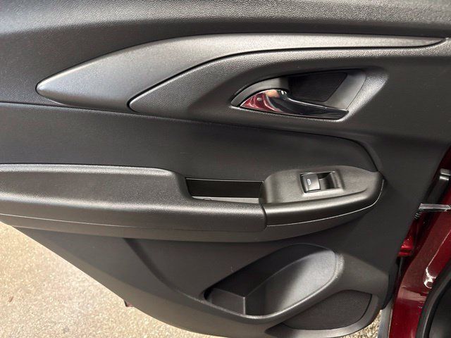 Used 2024 Chevrolet TrailBlazer LT w/ Driver Confidence Package FWD image 21